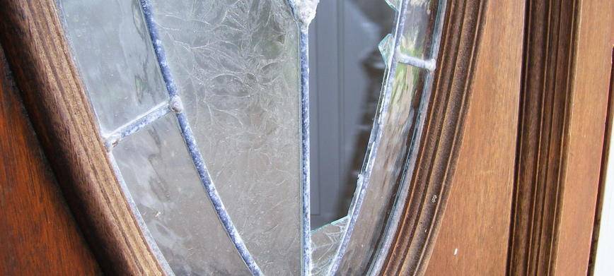 Замена стекла в межкомнатной двери, как правильно заменить стекло в двери