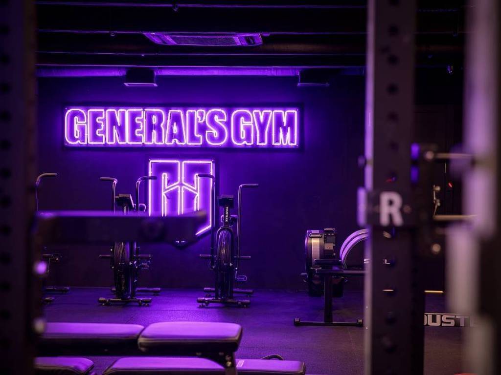 Отделка тренажерного зала в спортивном клубе GENERAL`S GYM